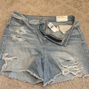 American Eagle Baggy Mom Short NWT